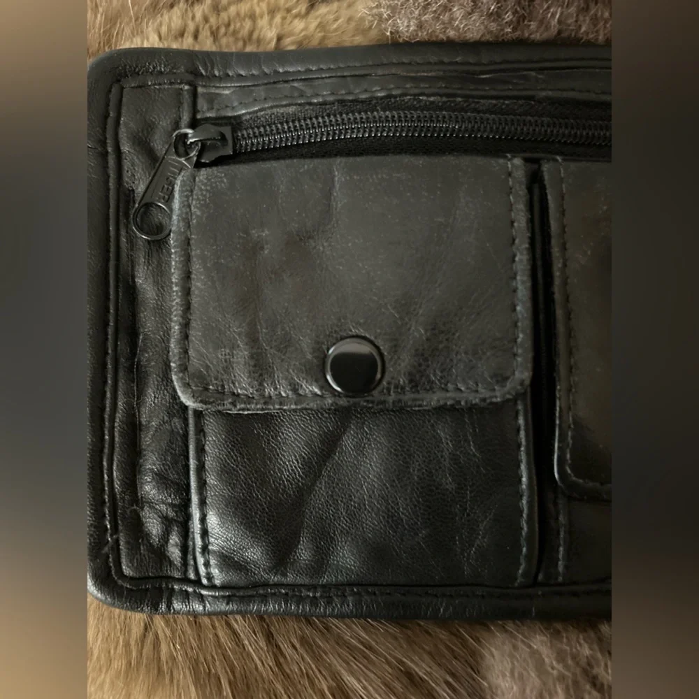 Leather belt wallet/crossbody - Picture 3 of 13